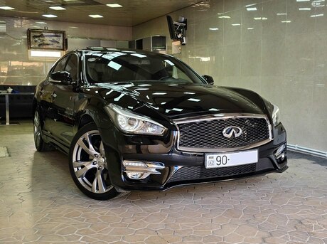 Infiniti Q70S