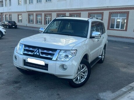 Mitsubishi Pajero 2010
