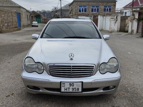 Mercedes C 200