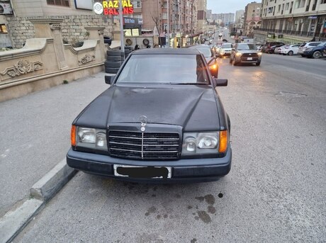 Mercedes E 230