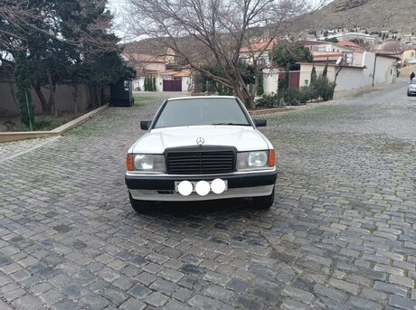 Mercedes 190 1990