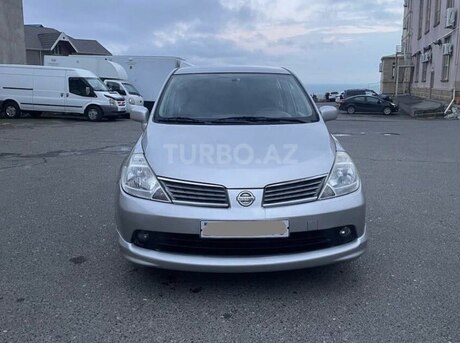 Nissan Tiida 2012