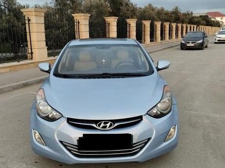 Hyundai Elantra 2012