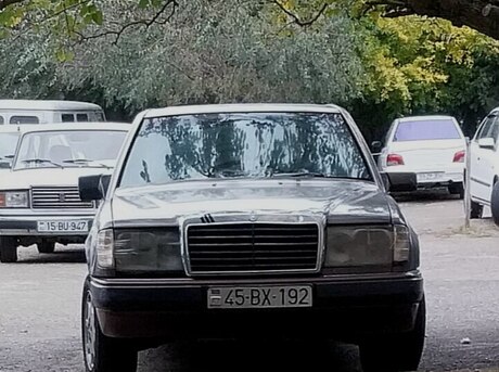 Mercedes E 250 1990