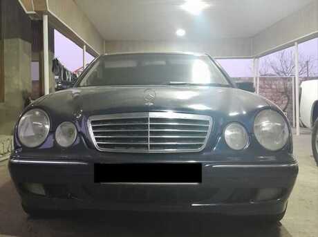 Mercedes E 240