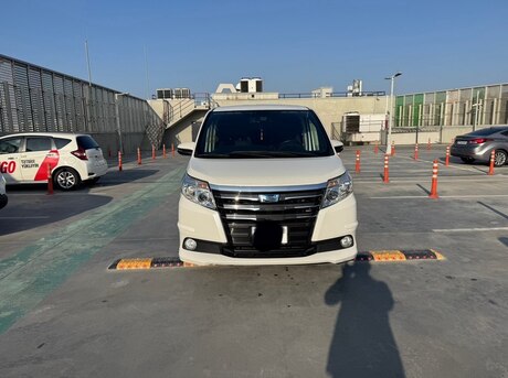Toyota Noah 2016