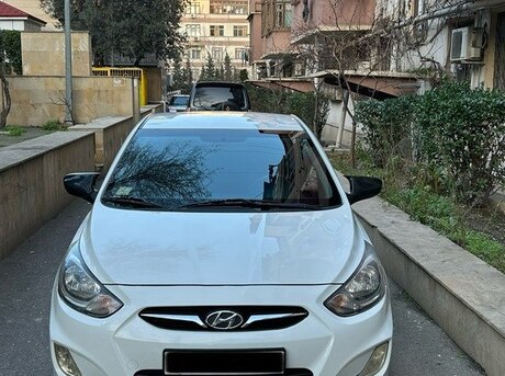 Hyundai Accent 2012