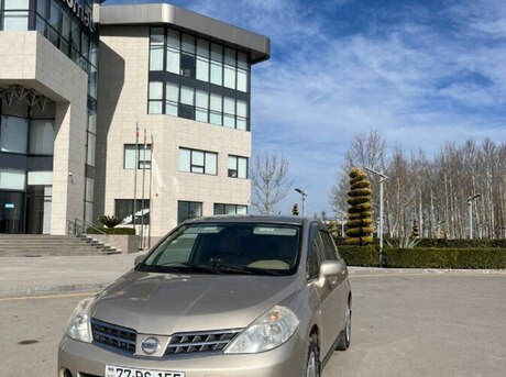 Nissan Tiida 2011