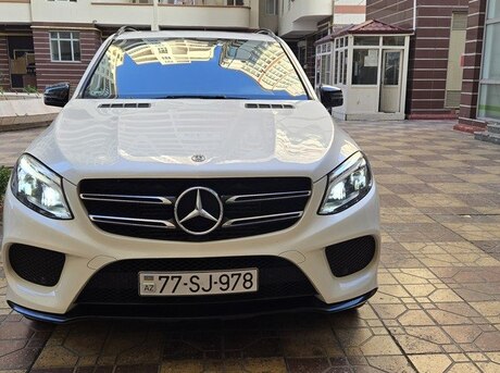 Mercedes  2017