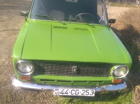 LADA (VAZ) 21011 1985