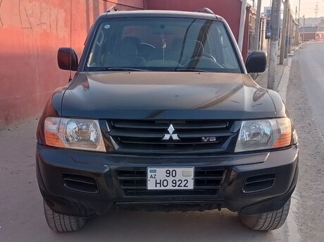 Mitsubishi Pajero 2001