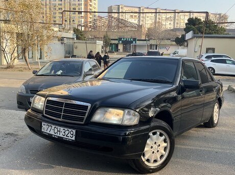 Mercedes C 200