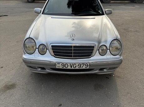 Mercedes E 240