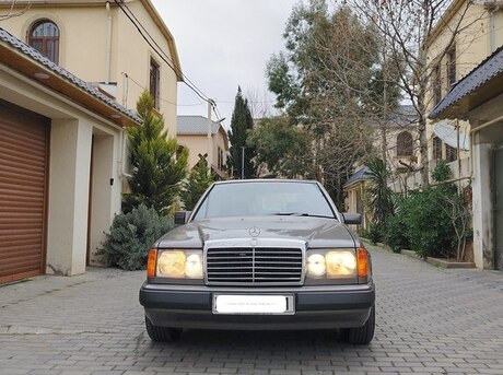 Mercedes E 200 d 1990