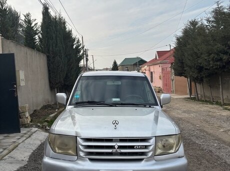 Mitsubishi Pajero io 2001