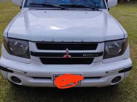 Mitsubishi Pajero io 2001