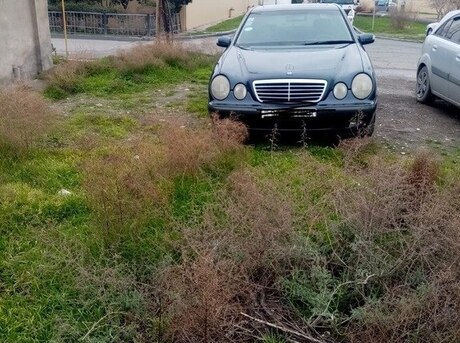 Mercedes E 220 d 2001