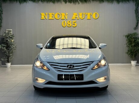 Hyundai Sonata 2011