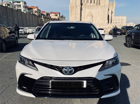 Toyota Camry 2021