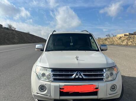 Mitsubishi Pajero 2010