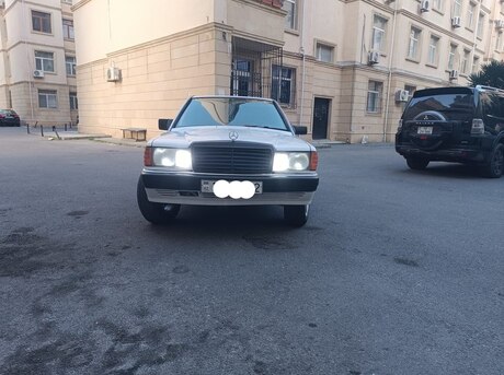 Mercedes 190 1990
