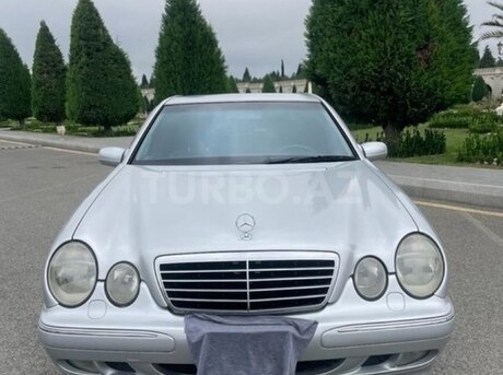 Mercedes E 240 2001