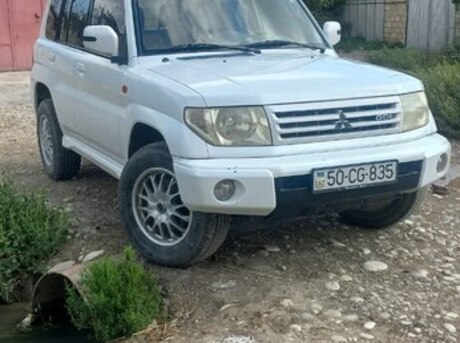 Mitsubishi Pajero io 1999