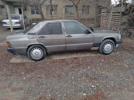 Mercedes 190 1989