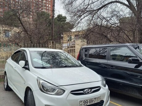 Hyundai Accent 2012