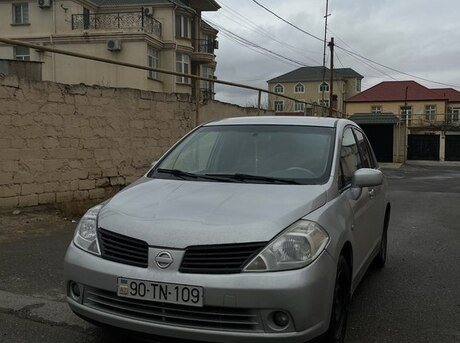 Nissan Tiida 2008