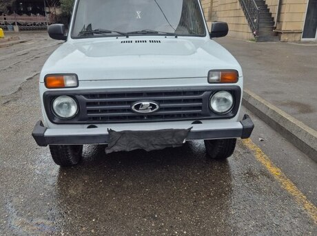 LADA (VAZ) Niva 2011
