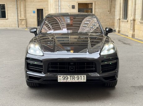 Porsche Cayenne Turbo 2020