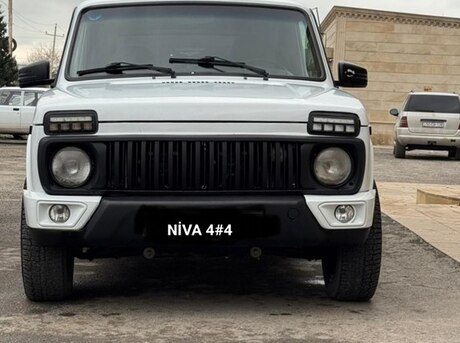 LADA (VAZ) Niva 2015