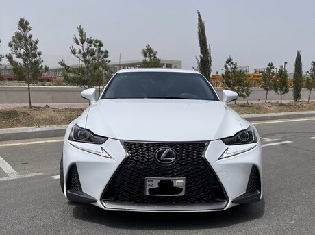 Lexus IS 300 2019