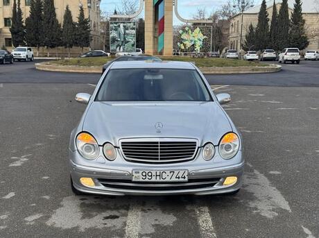 Mercedes E 220 d 2003