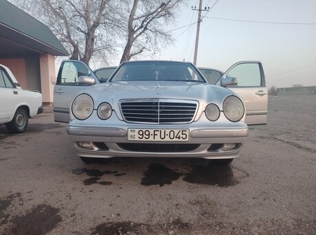 Mercedes E 240 2001