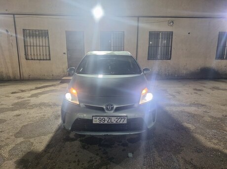 Toyota Prius 2012