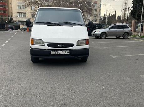 Ford Transit 2000