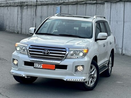 Toyota Land Cruiser 2011