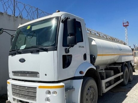 Ford Cargo 2013