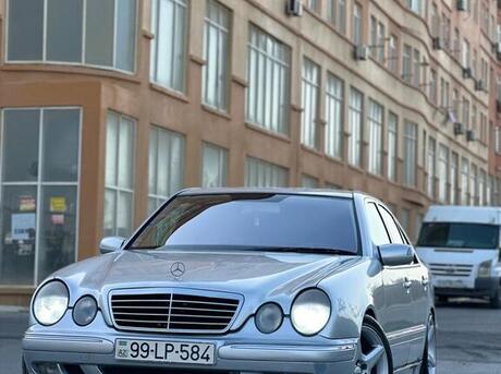 Mercedes E 220