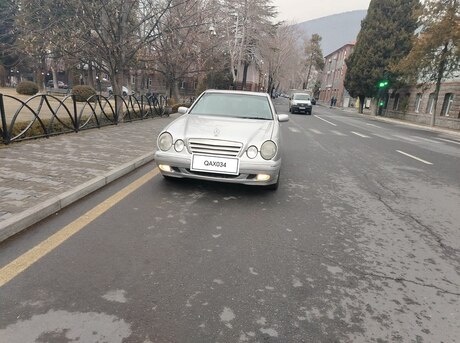 Mercedes E 240 2000