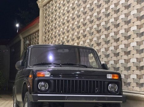 LADA (VAZ) Niva 2015