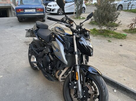 CFMOTO 650 NK 2022