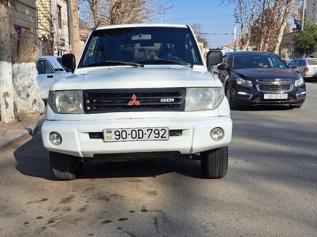 Mitsubishi Pajero io 1998