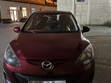 Mazda 2 2012