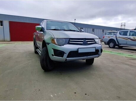 Mitsubishi L200 2011