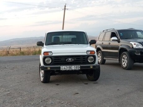 LADA (VAZ) Niva 2011