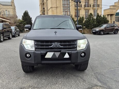 Mitsubishi Pajero 2010