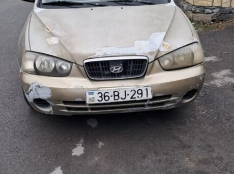 Hyundai Elantra 2001